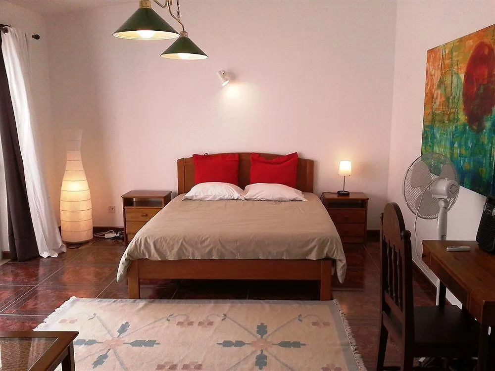 Flow House - Guesthouse Surf Kite Surf School Lagos Bed & Breakfast