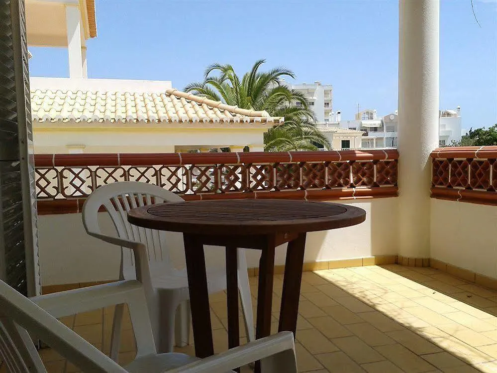 Flow House - Guesthouse Surf Kite Surf School Lagos Bed & Breakfast